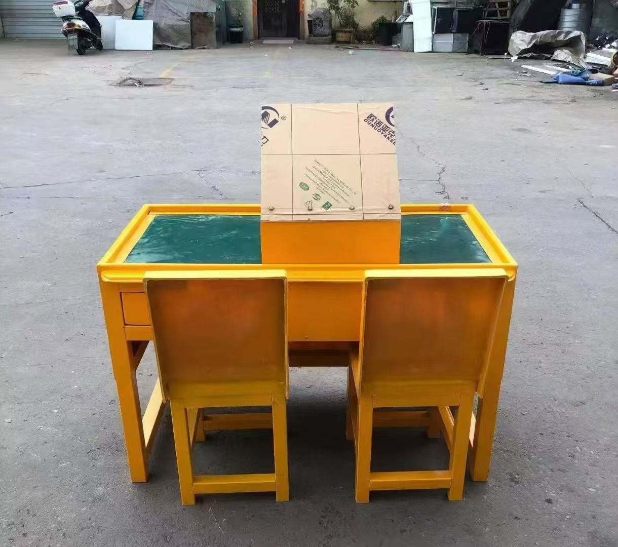 朝阳防静电导通桌井下煤矿火工品发放桌：危险品流转的安全守护者