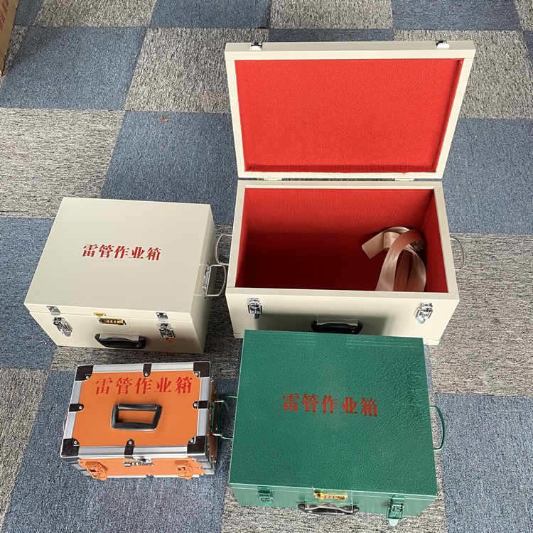 朝阳爆破工程作业箱如何选择？玻璃钢与传统材质的全面对比
